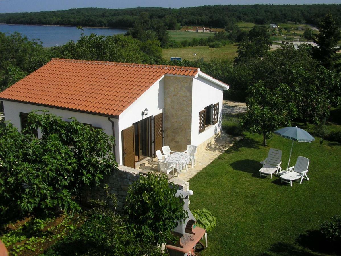 Bungalow Perla Funtana Exterior photo