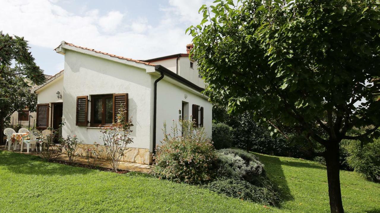 Bungalow Perla Funtana Exterior photo