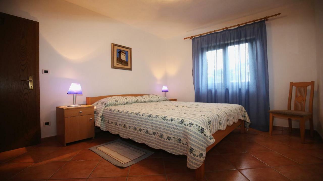 Bungalow Perla Funtana Exterior photo