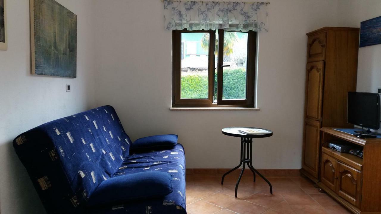Bungalow Perla Funtana Exterior photo