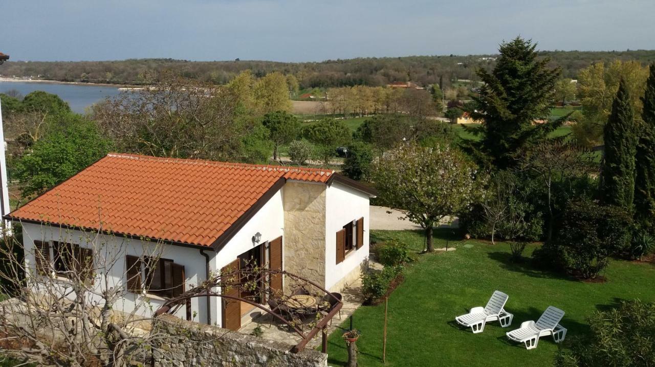Bungalow Perla Funtana Exterior photo